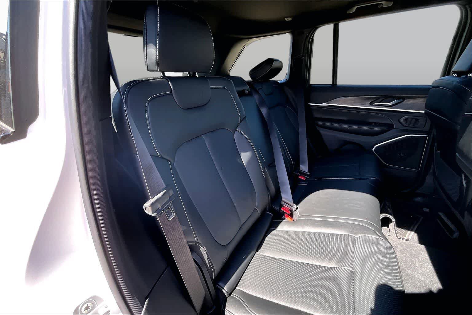 New 2026 Jeep Grand Cherokee Limited AWD/4WD image 22