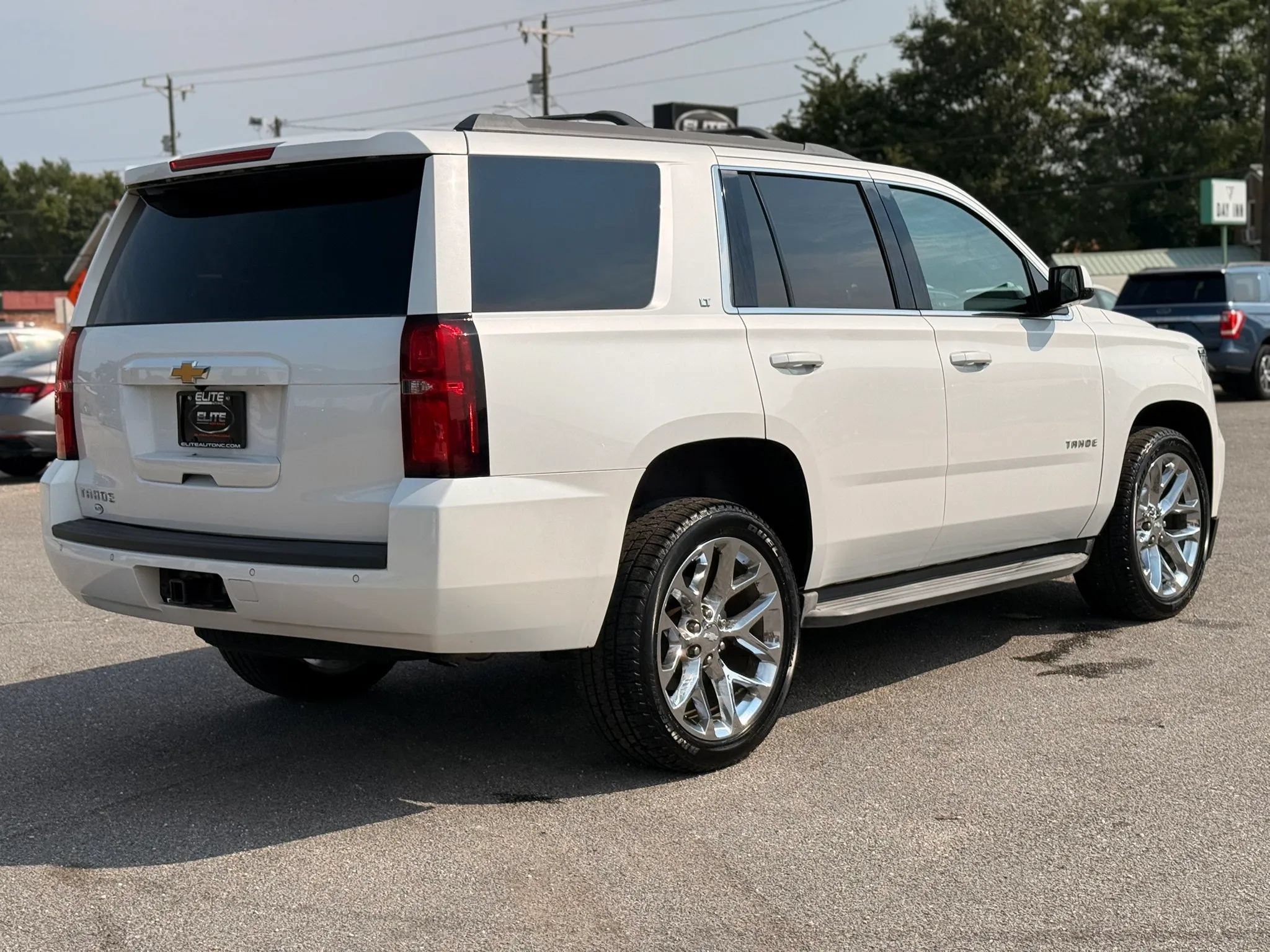Used 2017 Chevrolet Tahoe LT AWD/4WD image 9