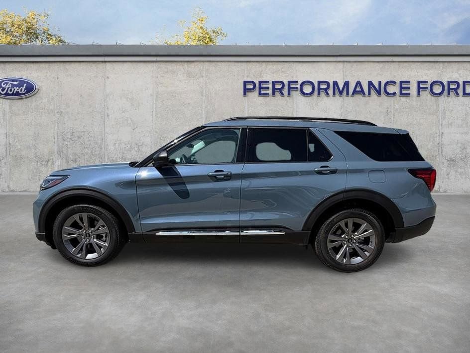Used 2025 Ford Explorer Active w/ Active Comfort Package image 14