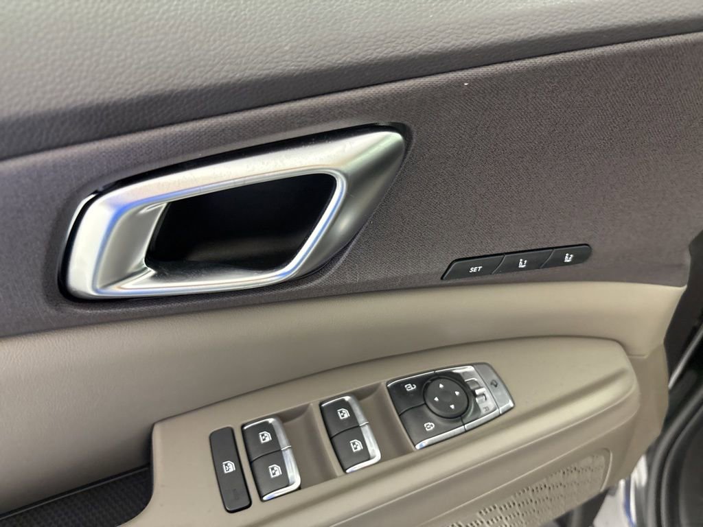New 2026 Kia Carnival EX FWD image 26