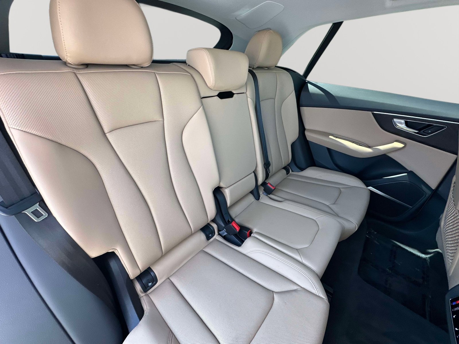 Used 2019 Audi Q8 Premium Plus image 36