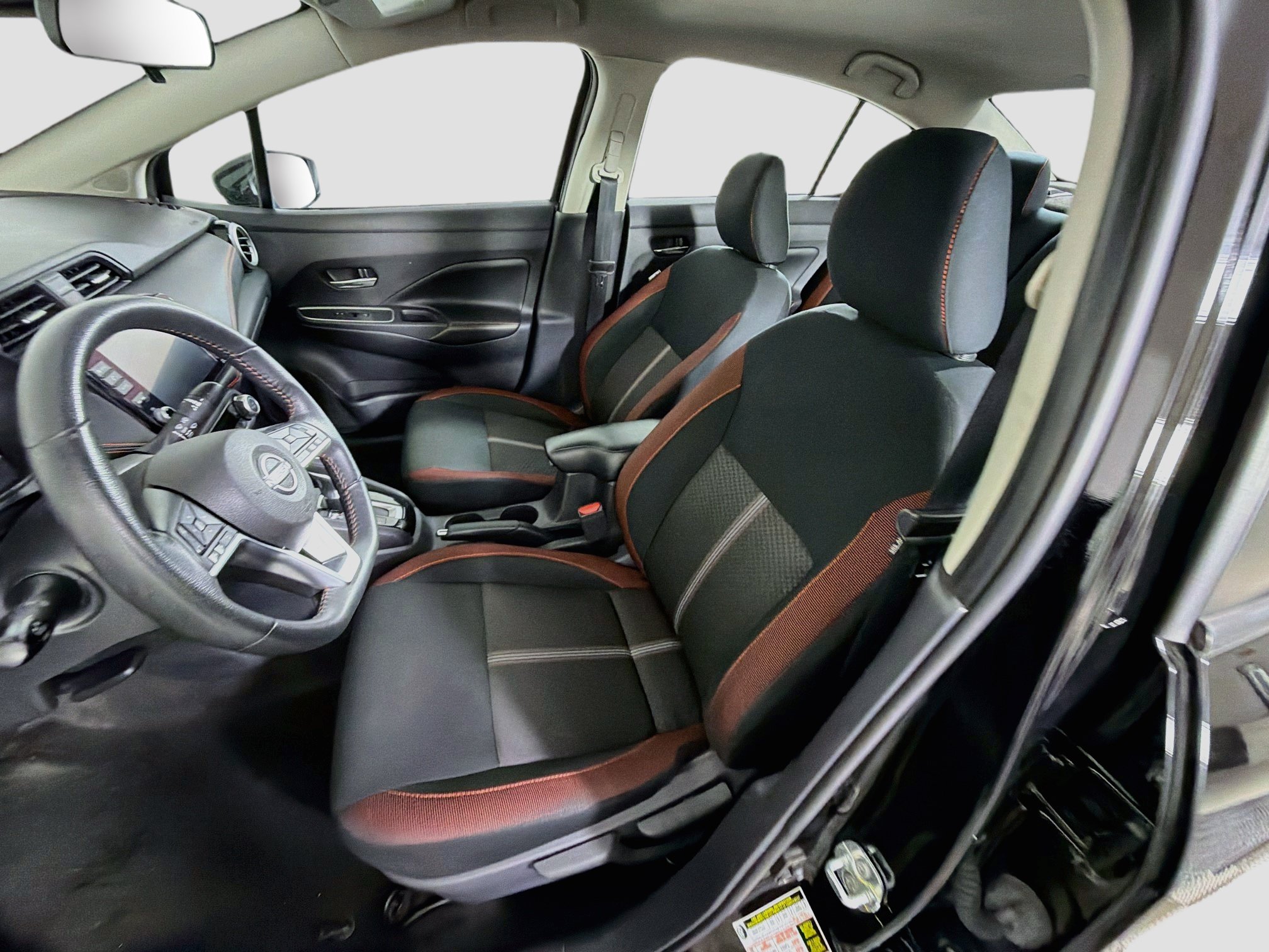 Used 2024 Nissan Versa SR FWD image 13