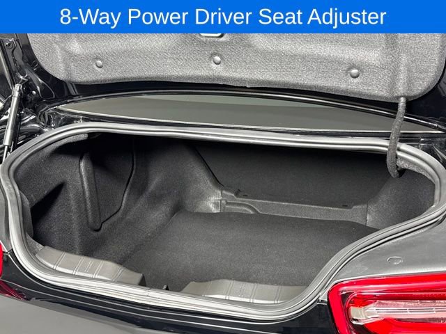 Used 2021 Chevrolet Camaro LT w/ Technology Package image 14