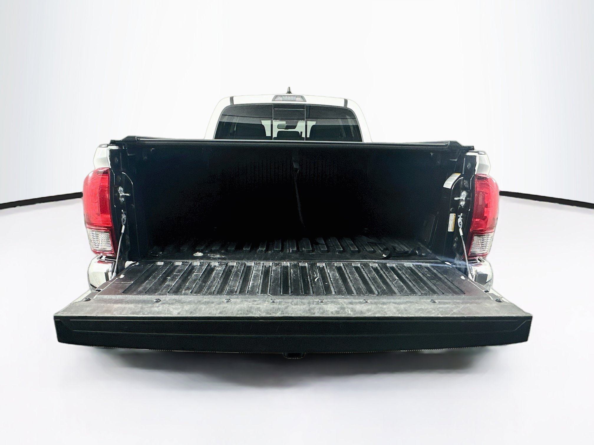 Used 2023 Toyota Tacoma SR5 RWD image 27