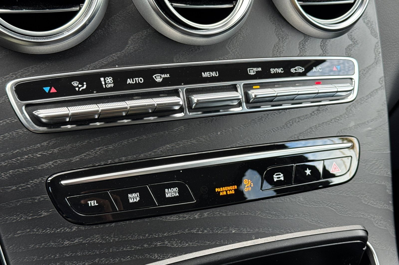 Used 2022 Mercedes-Benz GLC 300 w/ Premium Package Lite image 19