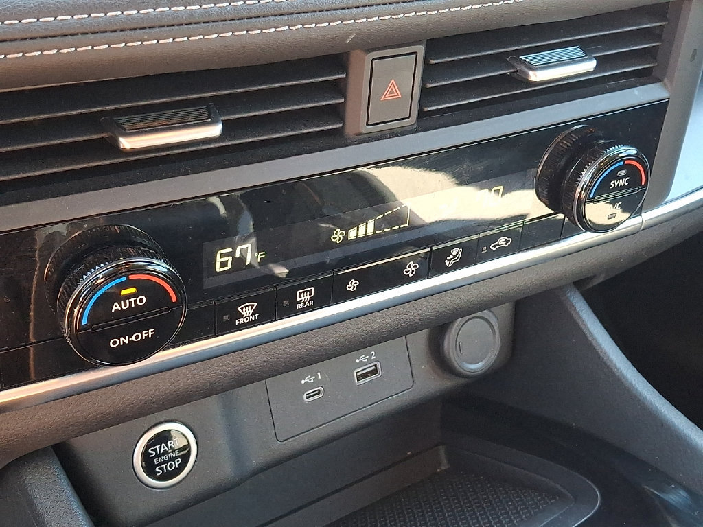 Used 2023 Nissan Rogue SV AWD/4WD image 15