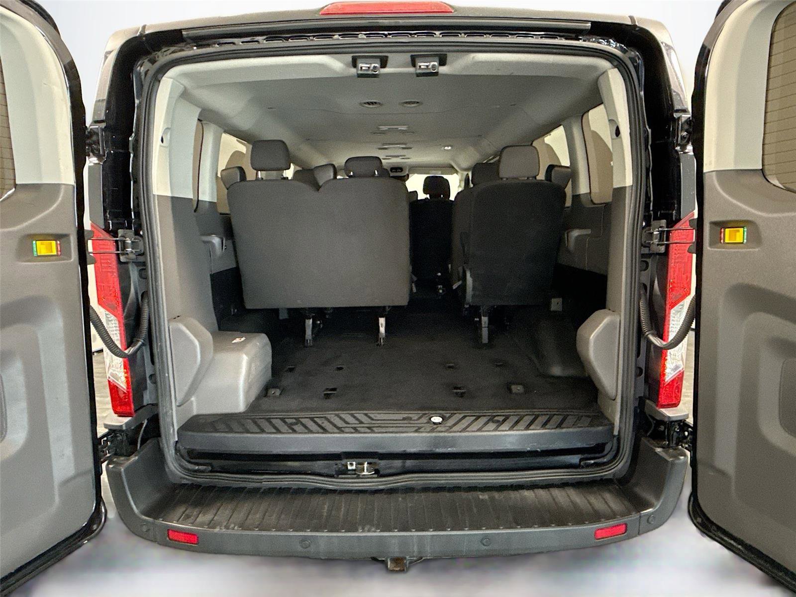 Used 2024 Ford Transit 350 XLT image 18