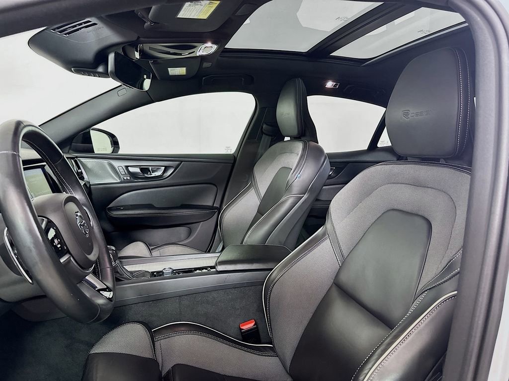 Used 2019 Volvo S60 T5 R-Design FWD image 8