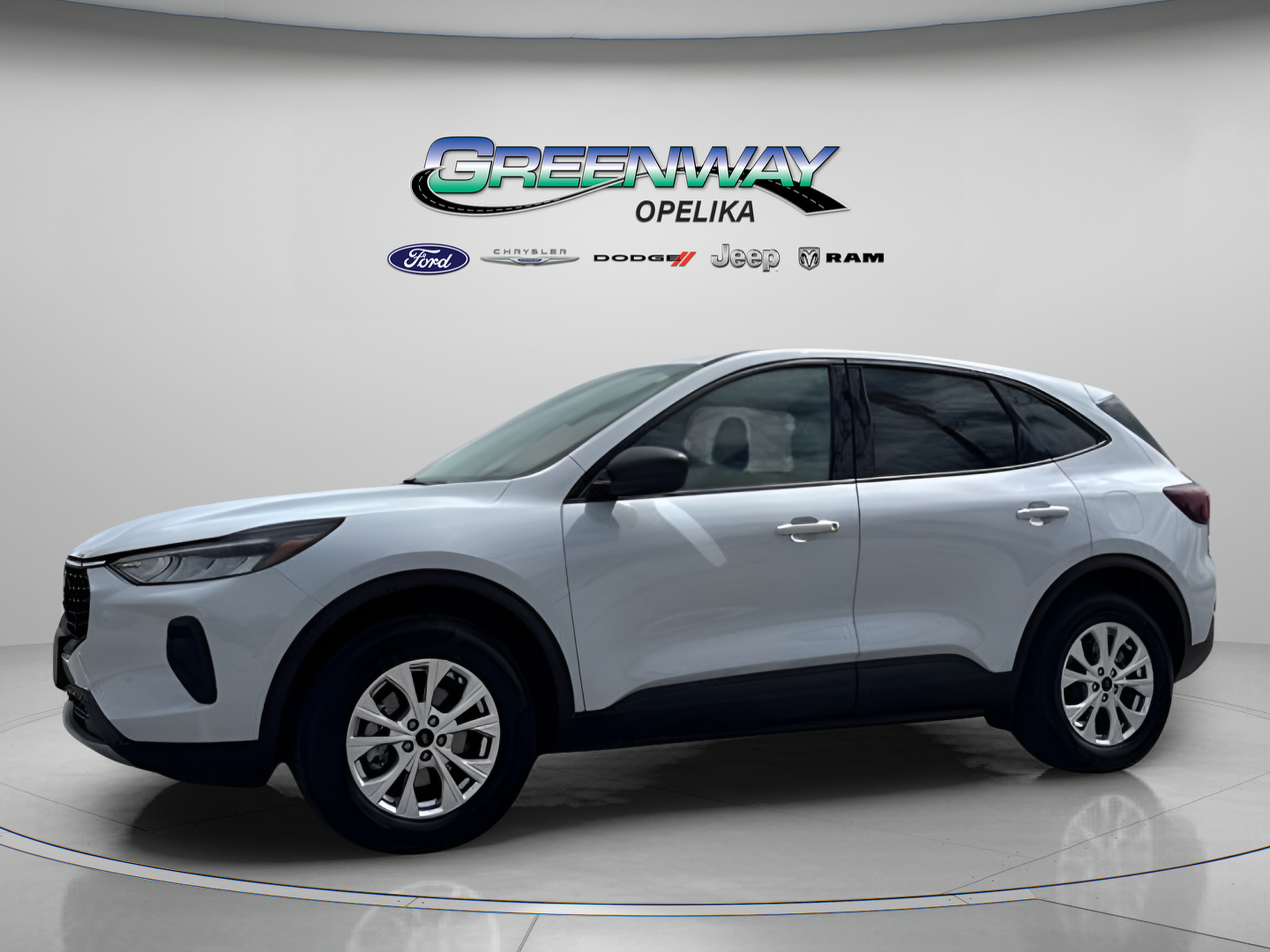 Used 2025 Ford Escape Active AWD/4WD image 2