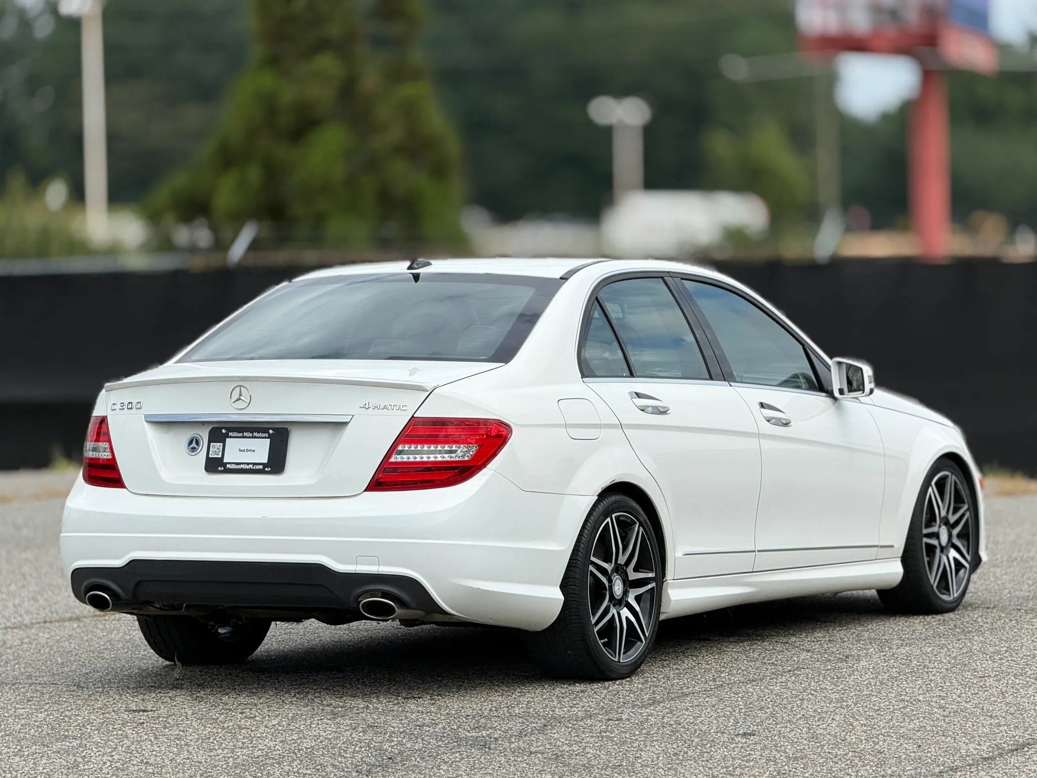 Used 2014 Mercedes-Benz C 300 4MATIC Sedan image 9