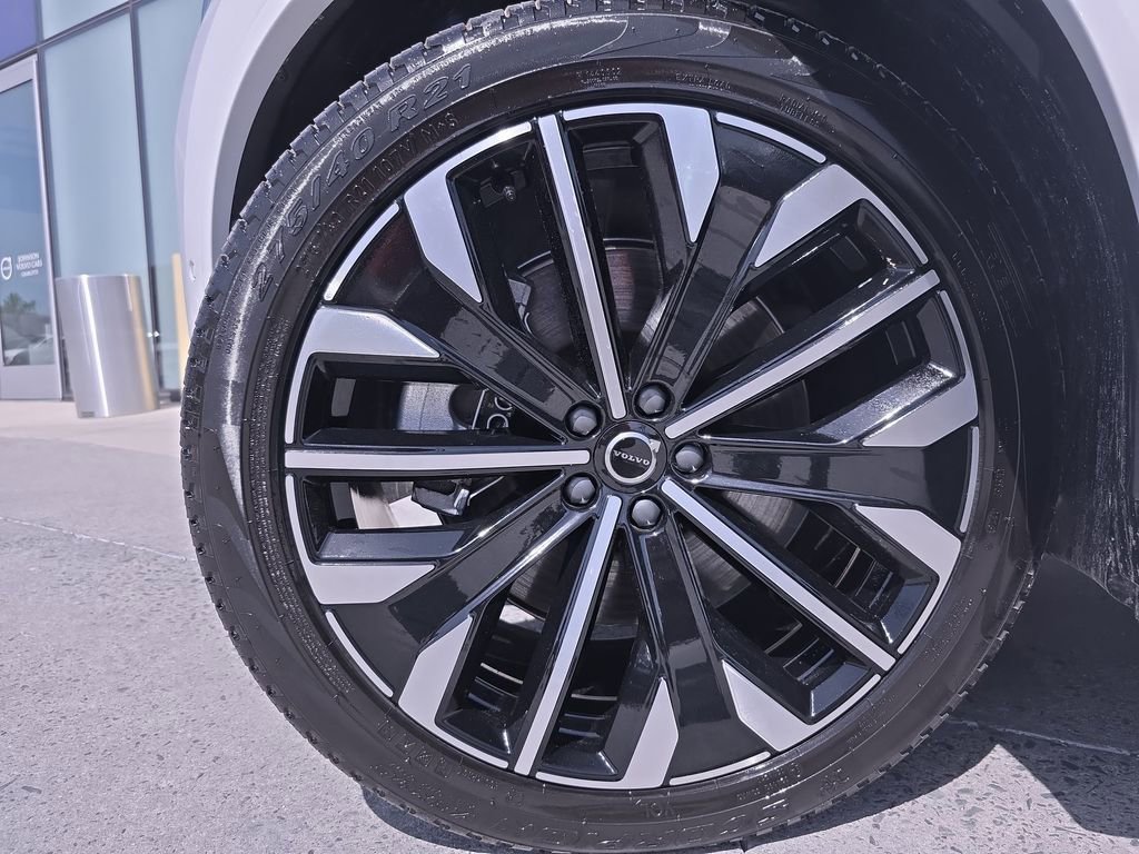 Certified 2025 Volvo XC90 T8 Ultra w/ Protection Package Premier AWD/4WD image 37