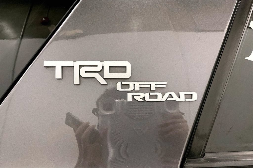 Used 2018 Toyota 4Runner TRD Off-Road AWD/4WD image 24