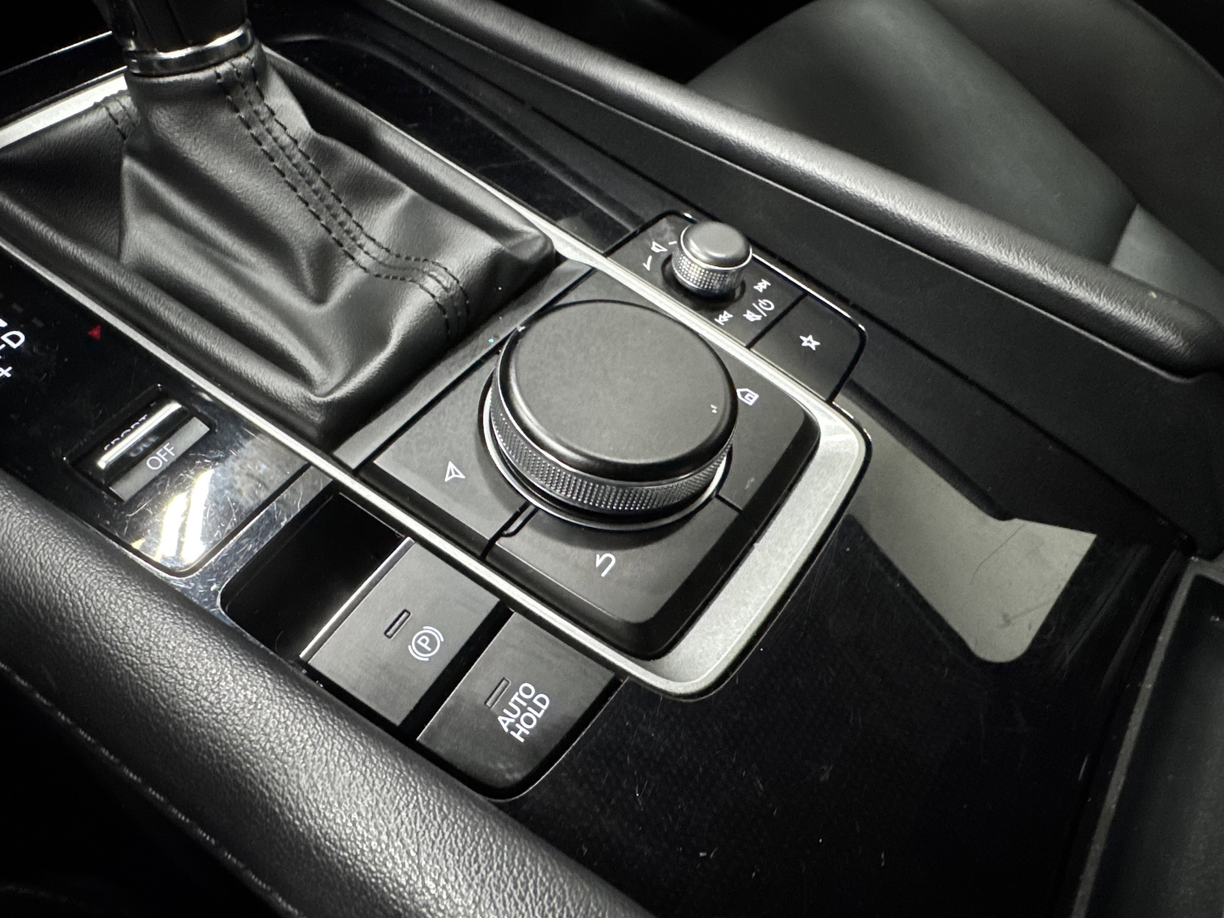 Used 2024 MAZDA MAZDA3 s image 10