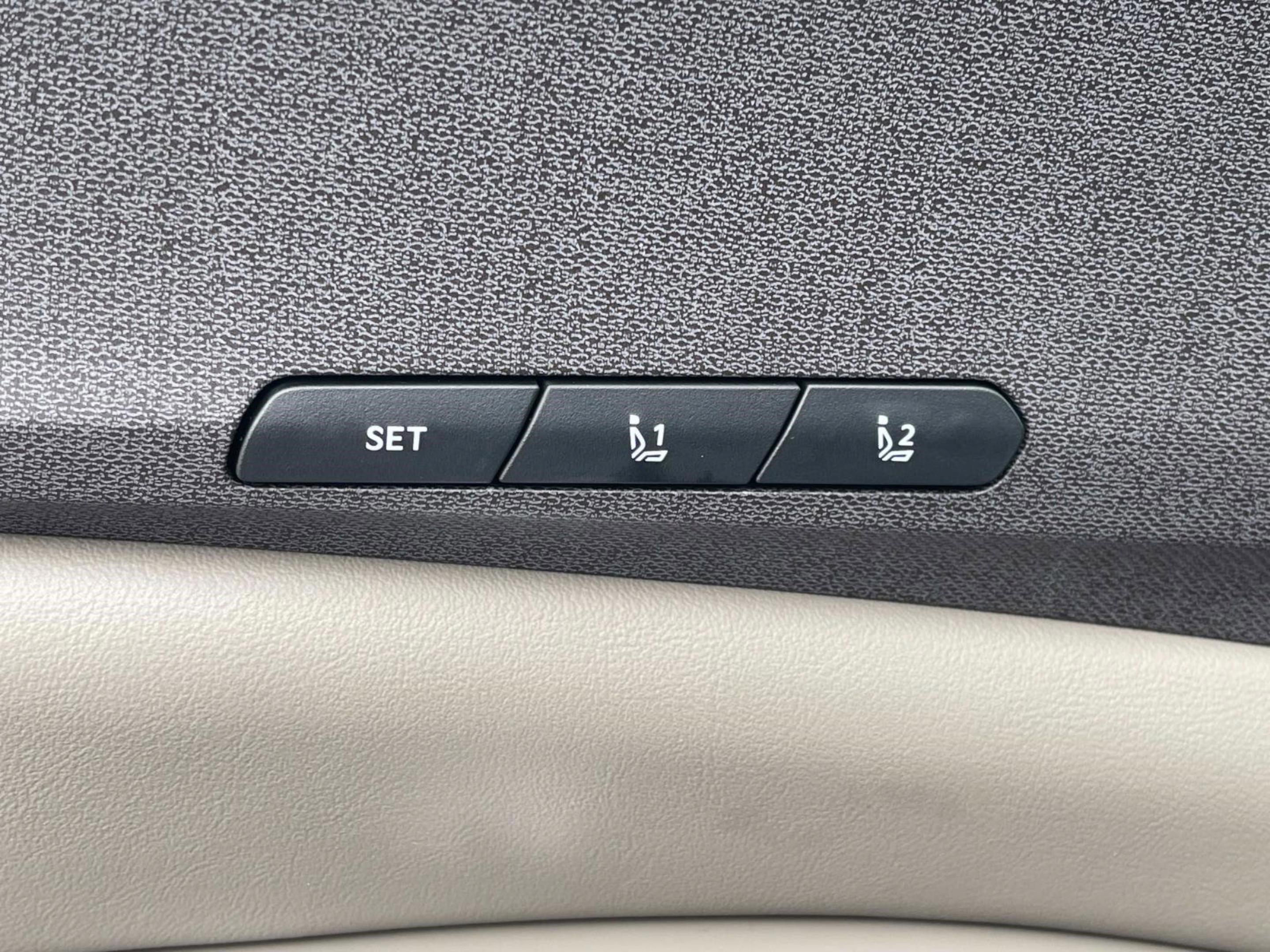 New 2026 Kia Carnival EX image 25
