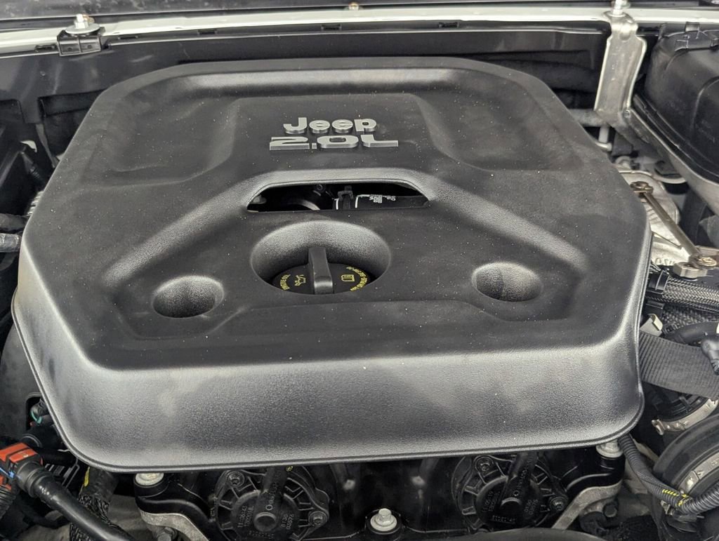 Used 2019 Jeep Wrangler Unlimited Sahara AWD/4WD image 12