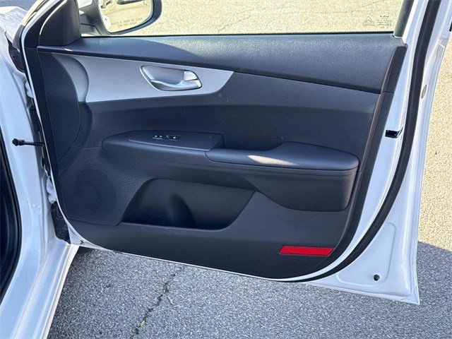 Used 2023 Kia Forte LXS w/ LXS Technology Package image 8