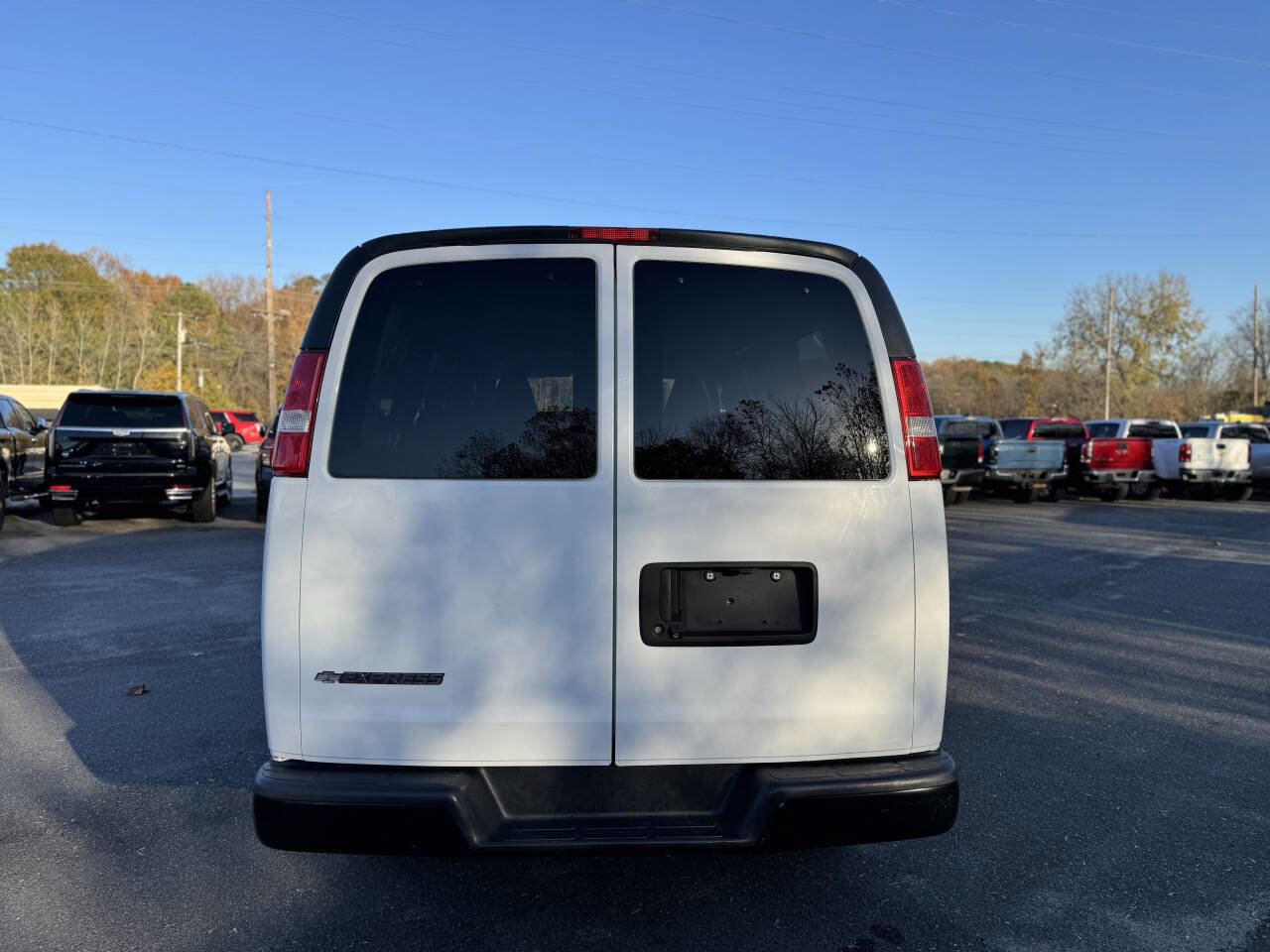 Used 2020 Chevrolet Express 2500 LS w/ Driver Convenience Package RWD image 22