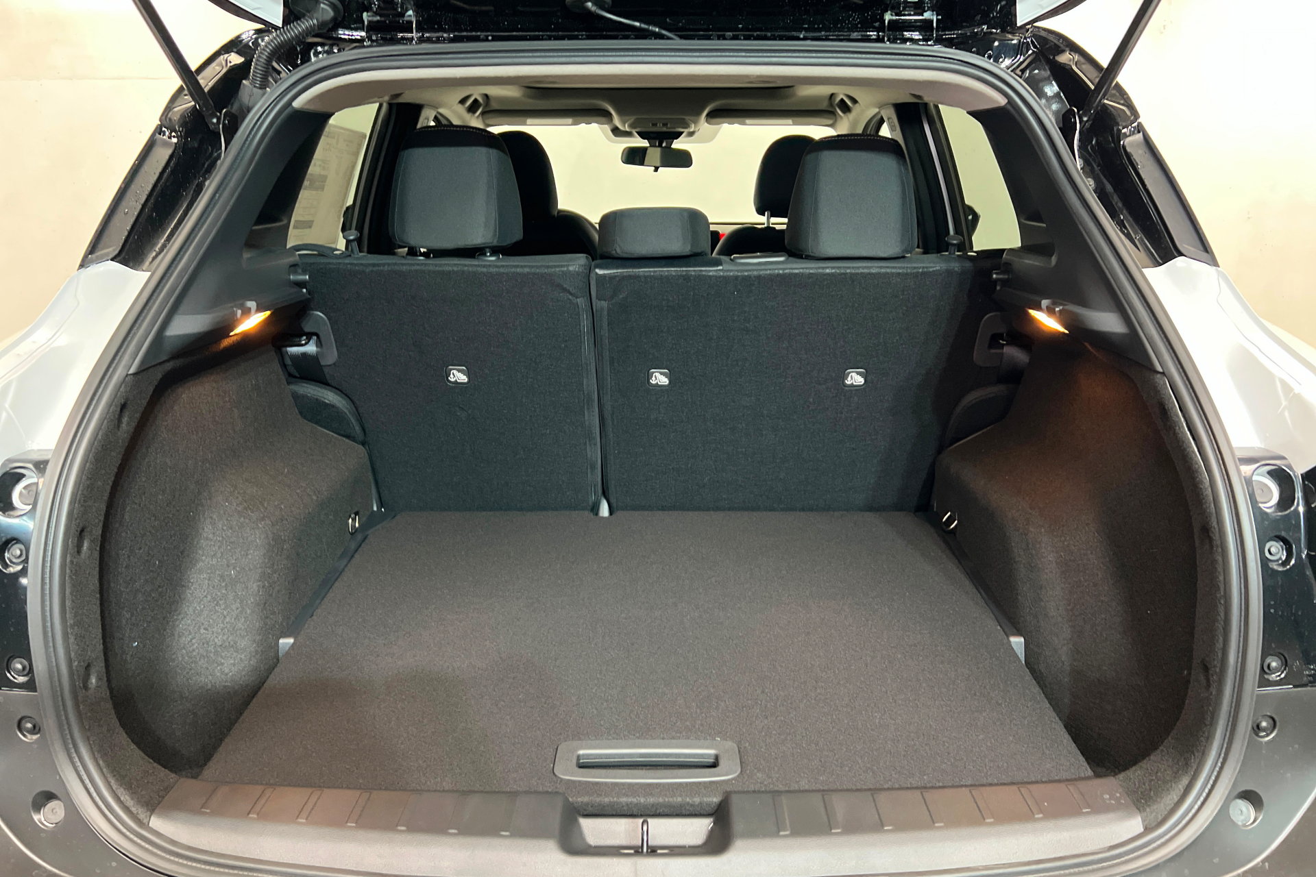 New 2026 Nissan Kicks SV w/ SV Premium Package FWD image 21
