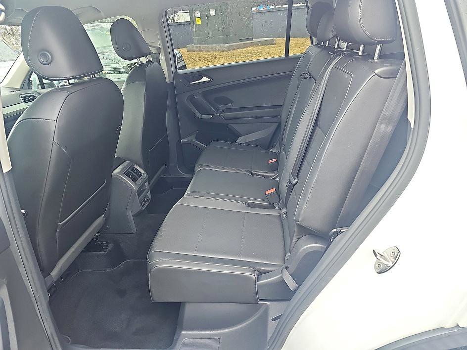 Used 2018 Volkswagen Tiguan SE image 28