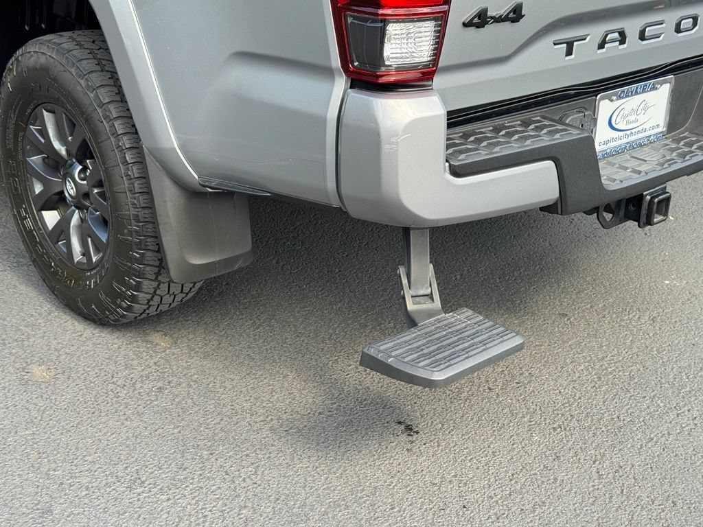 Used 2021 Toyota Tacoma SR5 w/ Technology Package AWD/4WD image 33