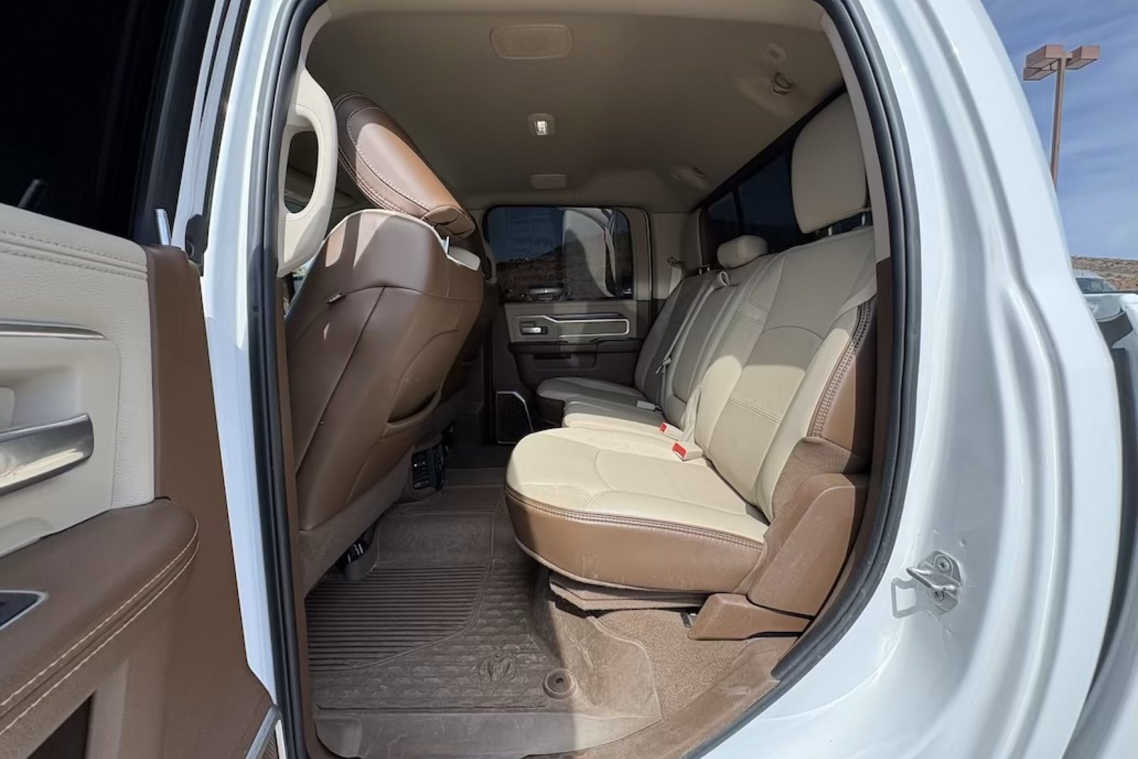 Used 2021 RAM 3500 Laramie AWD/4WD image 10