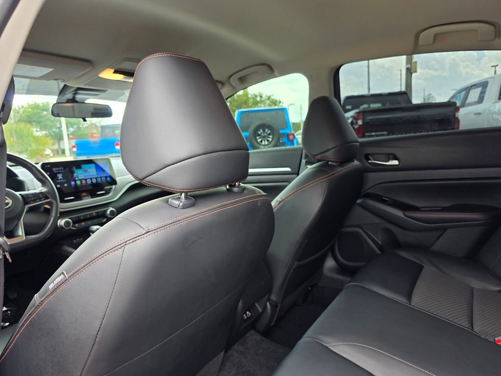 Used 2025 Nissan Altima 2.5 SR image 18