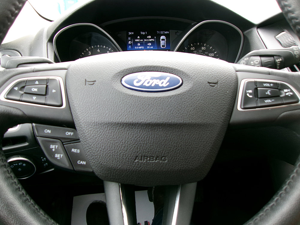 Used 2016 Ford Focus Titanium w/ Exterior Protection Package FWD image 15