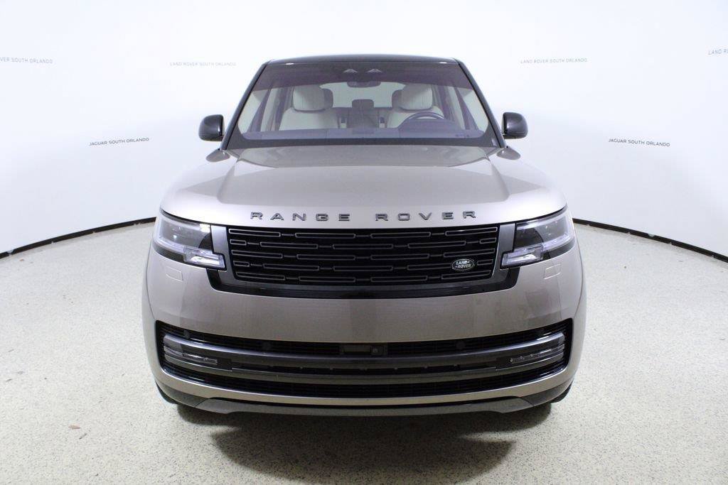 Used 2023 Land Rover Range Rover SE AWD/4WD image 2