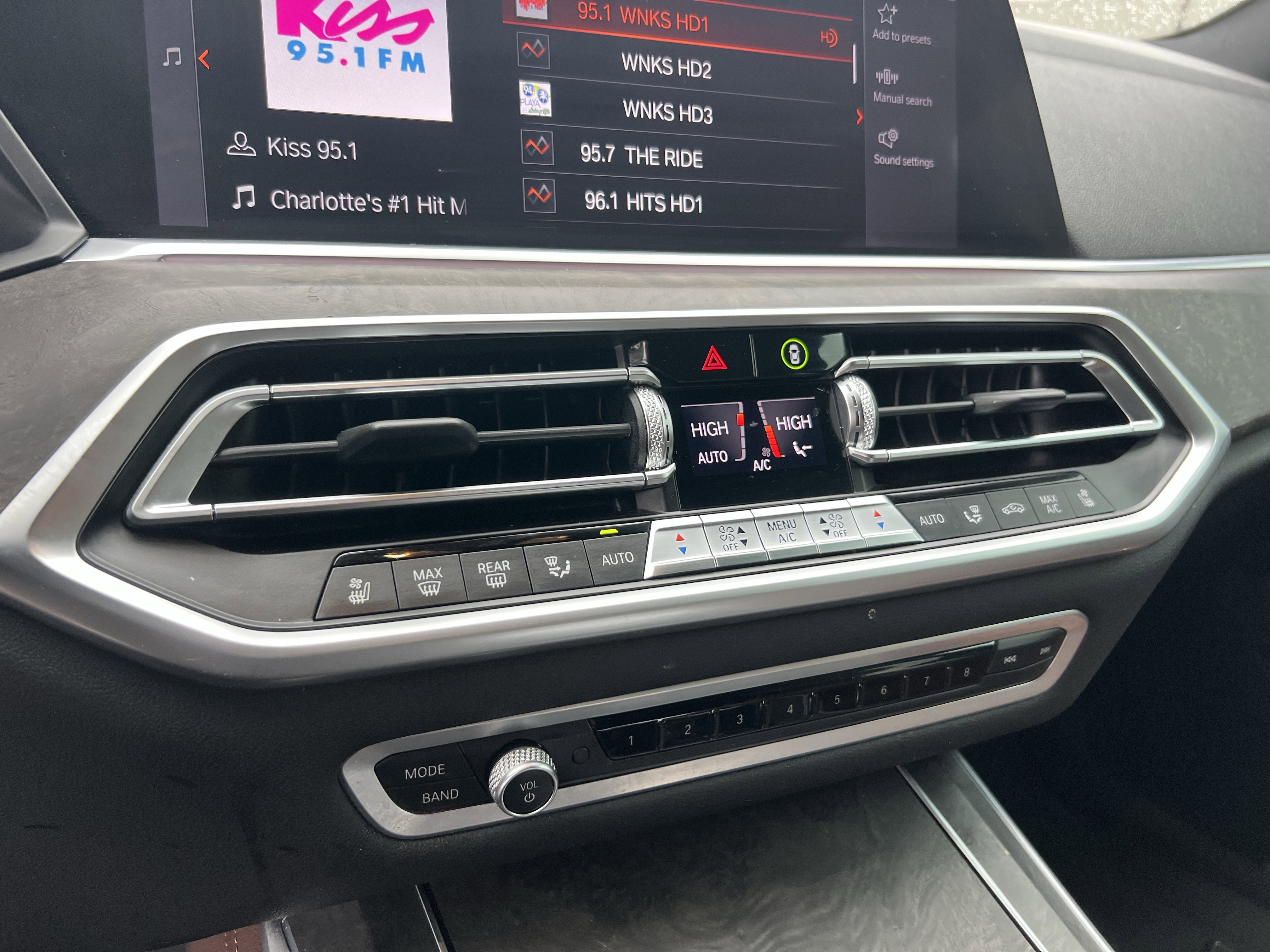 Used 2019 BMW X5 xDrive40i w/ M Sport Package image 27