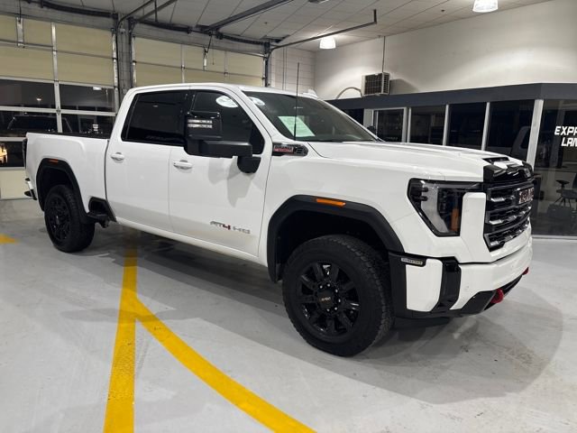 Used 2025 GMC Sierra 2500 AT4 image 9