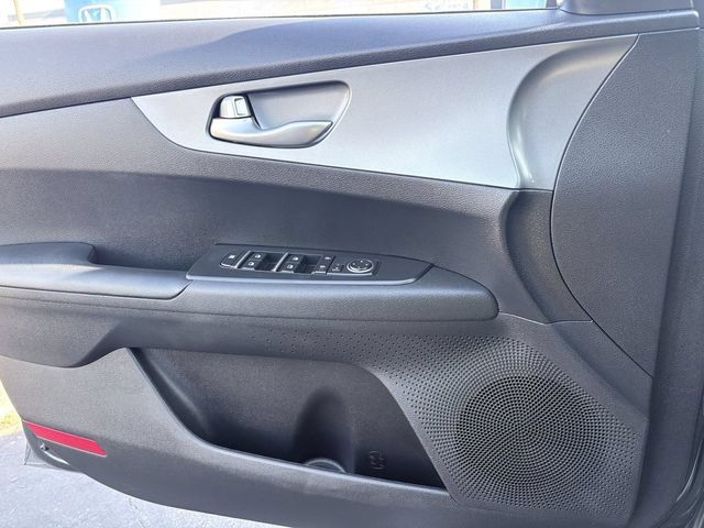 Used 2021 Kia Forte LXS FWD image 11