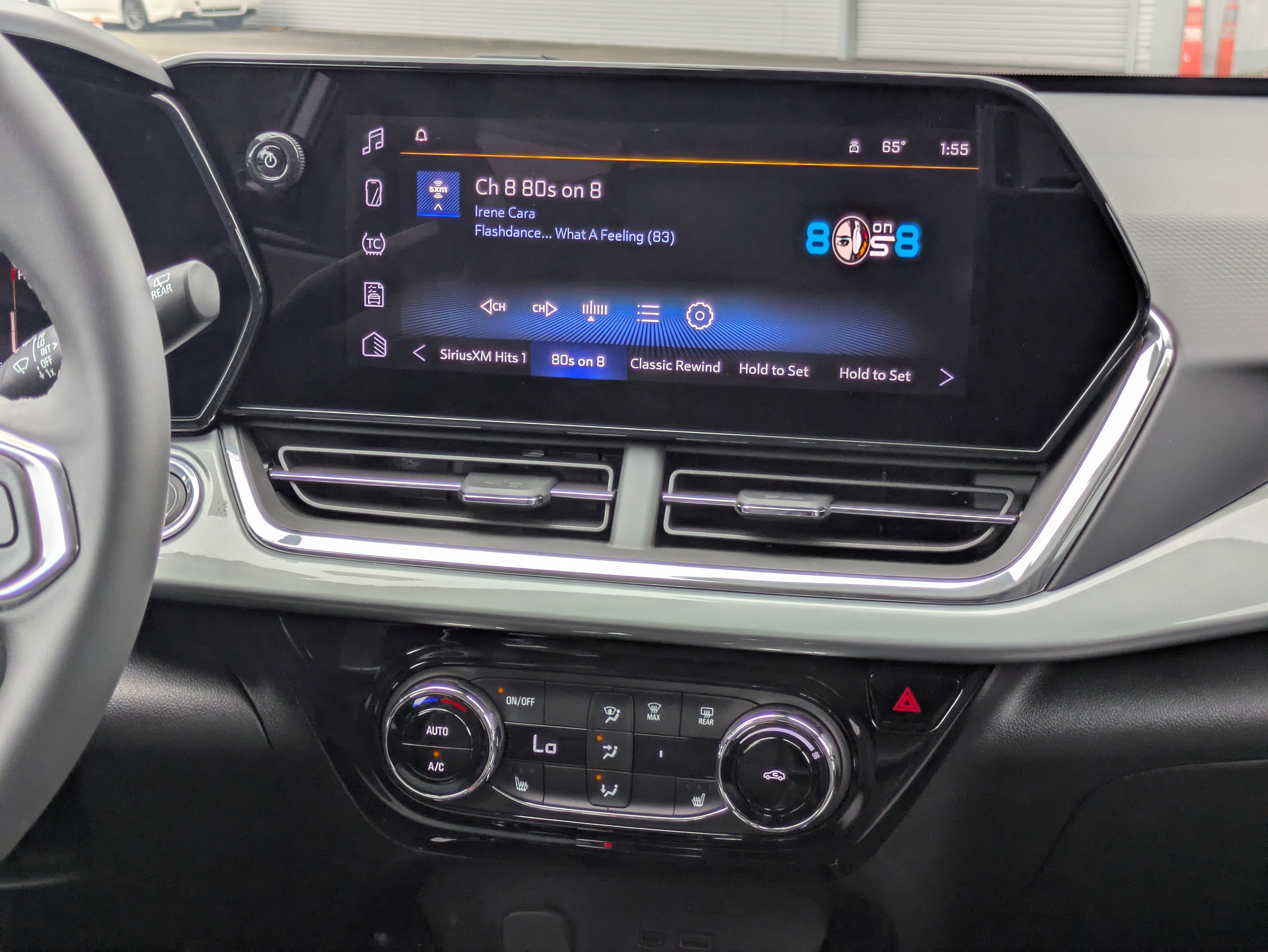 New 2025 Chevrolet Trax LT w/ Driver Confidence Package FWD image 5