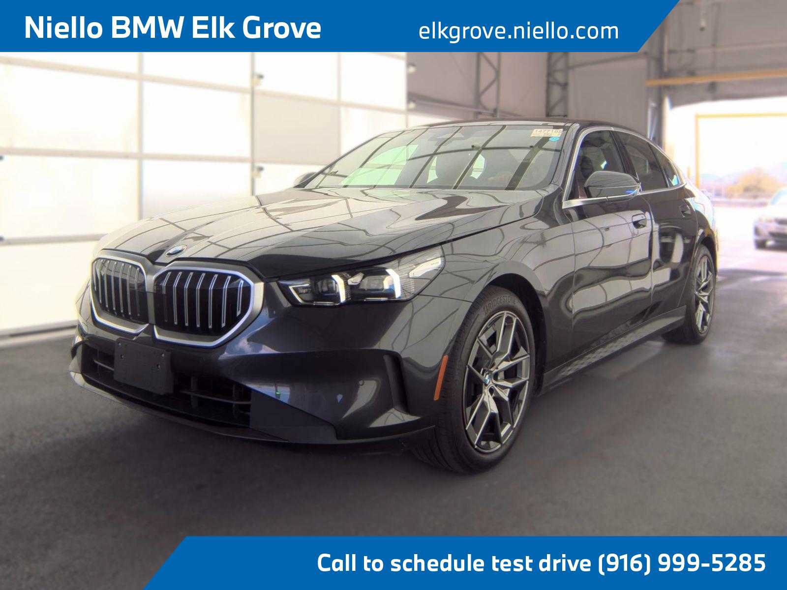 Used 2026 BMW 530i RWD image 1