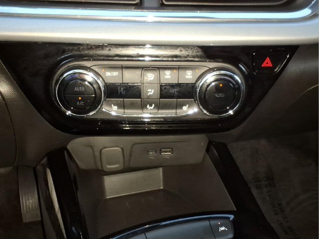 Used 2025 Chevrolet Trax LT w/ Driver Confidence Package FWD image 19