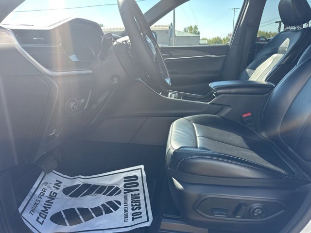 Used 2024 Jeep Grand Cherokee L Limited w/ Luxury Tech Group II image 14
