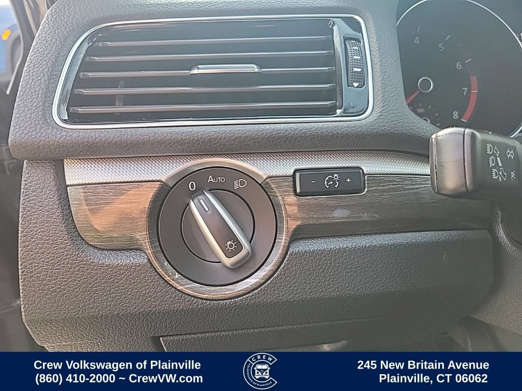 Used 2016 Volkswagen Passat 1.8T SE FWD image 39