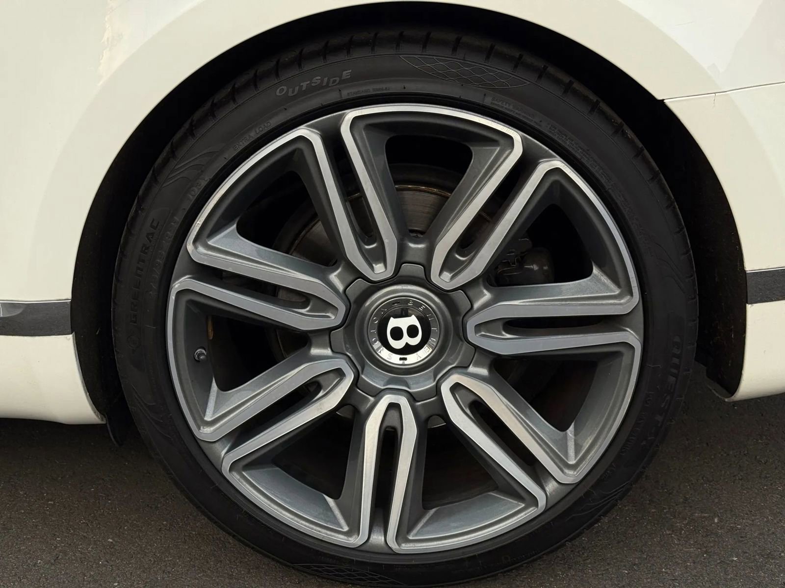 Used 2017 Bentley Continental GT image 31
