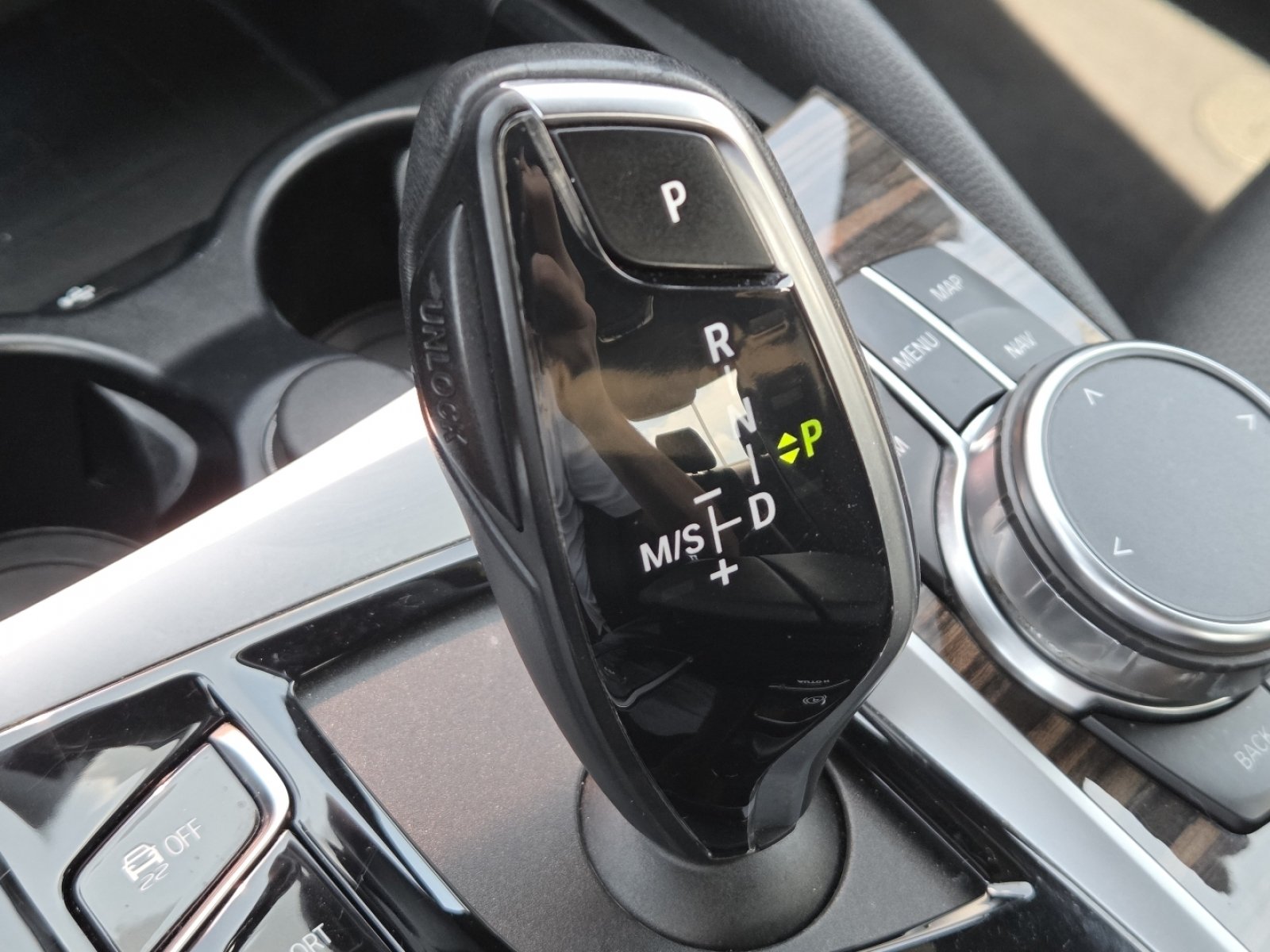 Used 2023 BMW 530e xDrive AWD/4WD image 31