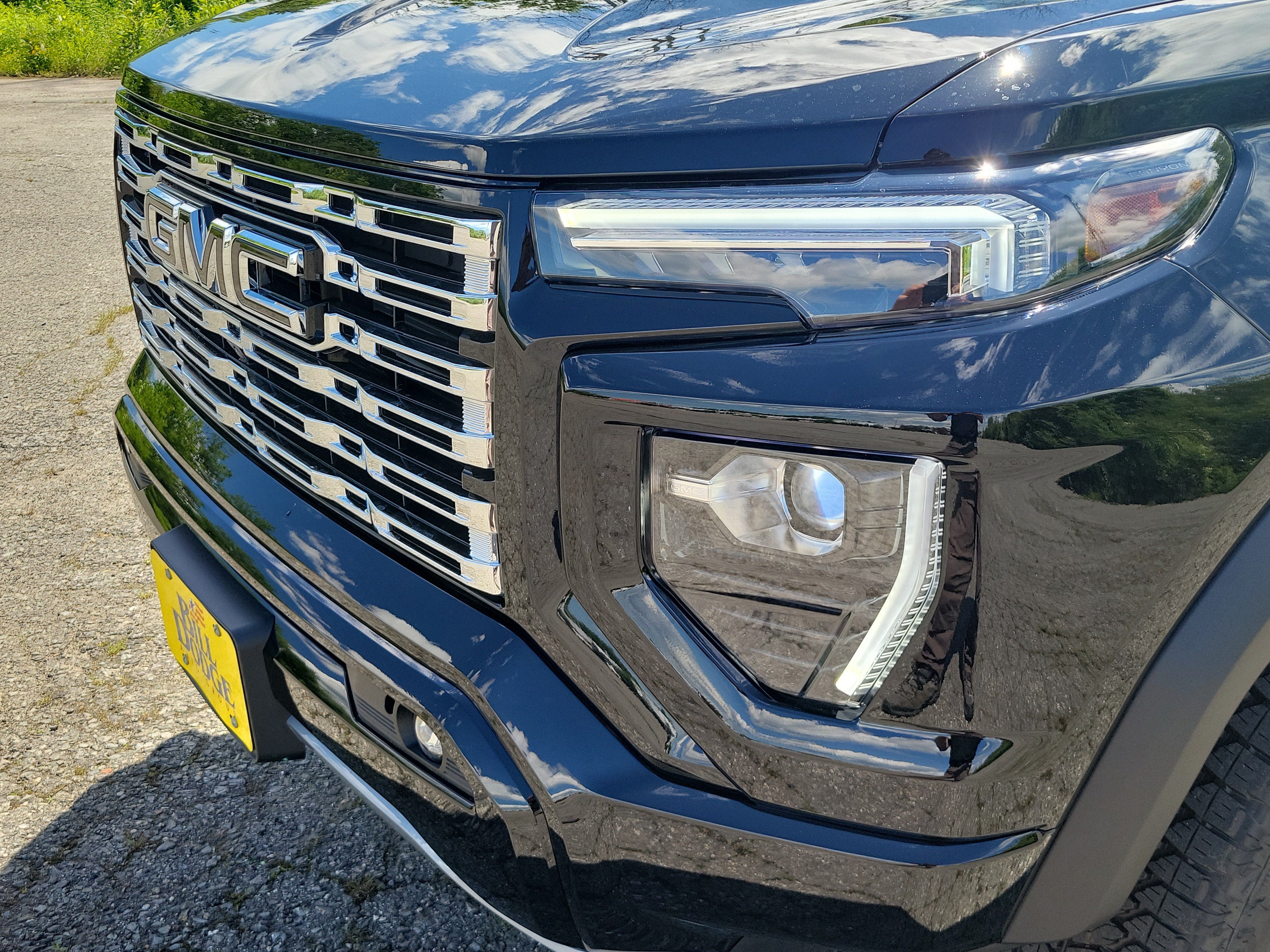 New 2026 GMC Canyon Denali w/ LPO, Denali Black Edition AWD/4WD image 14