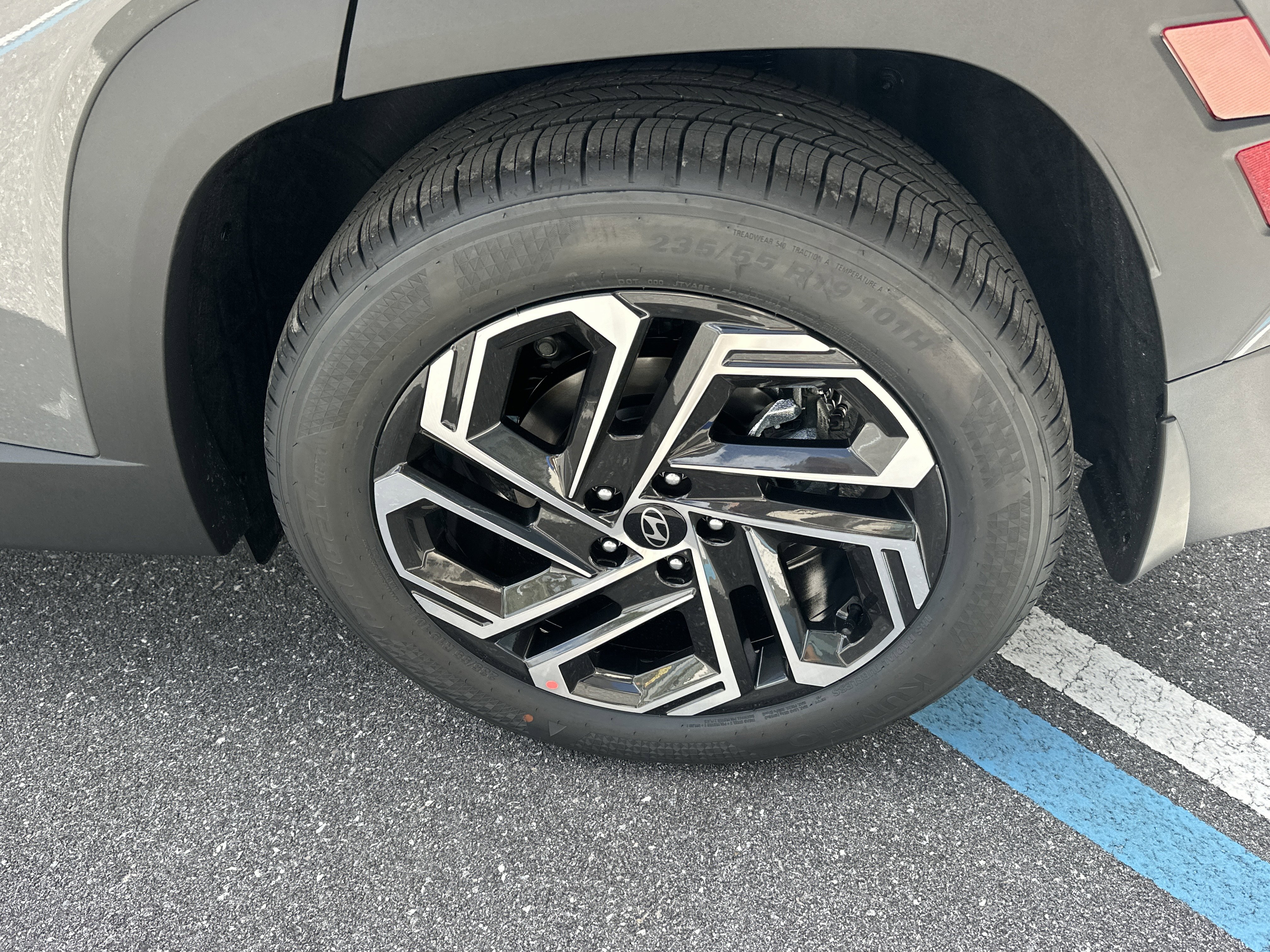 New 2026 Hyundai Tucson Limited FWD image 12