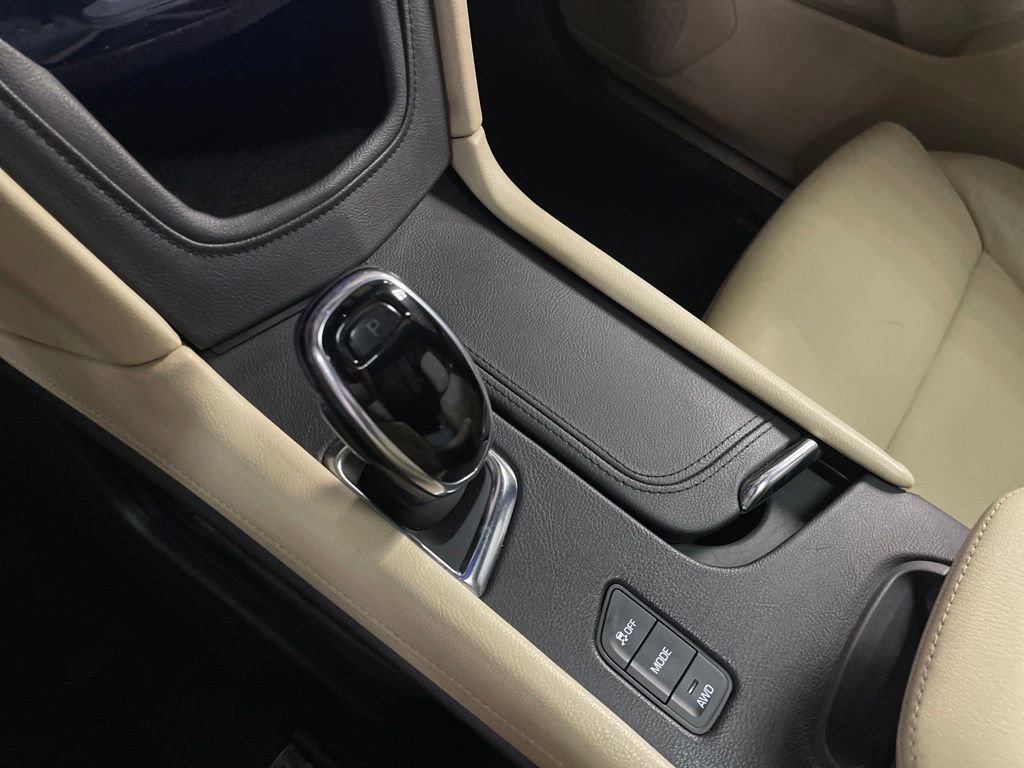 Used 2017 Cadillac XT5 Luxury w/ Driver Awareness Package image 25