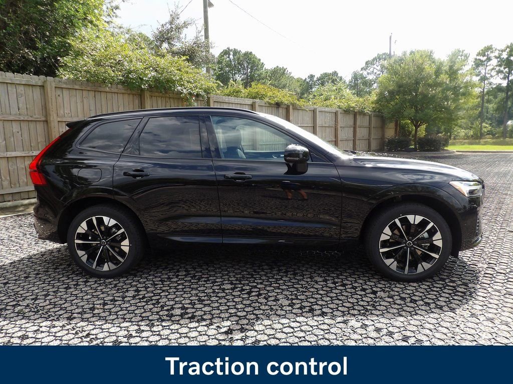 New 2026 Volvo XC60 B5 Plus w/ Protection Package Premier AWD/4WD image 4