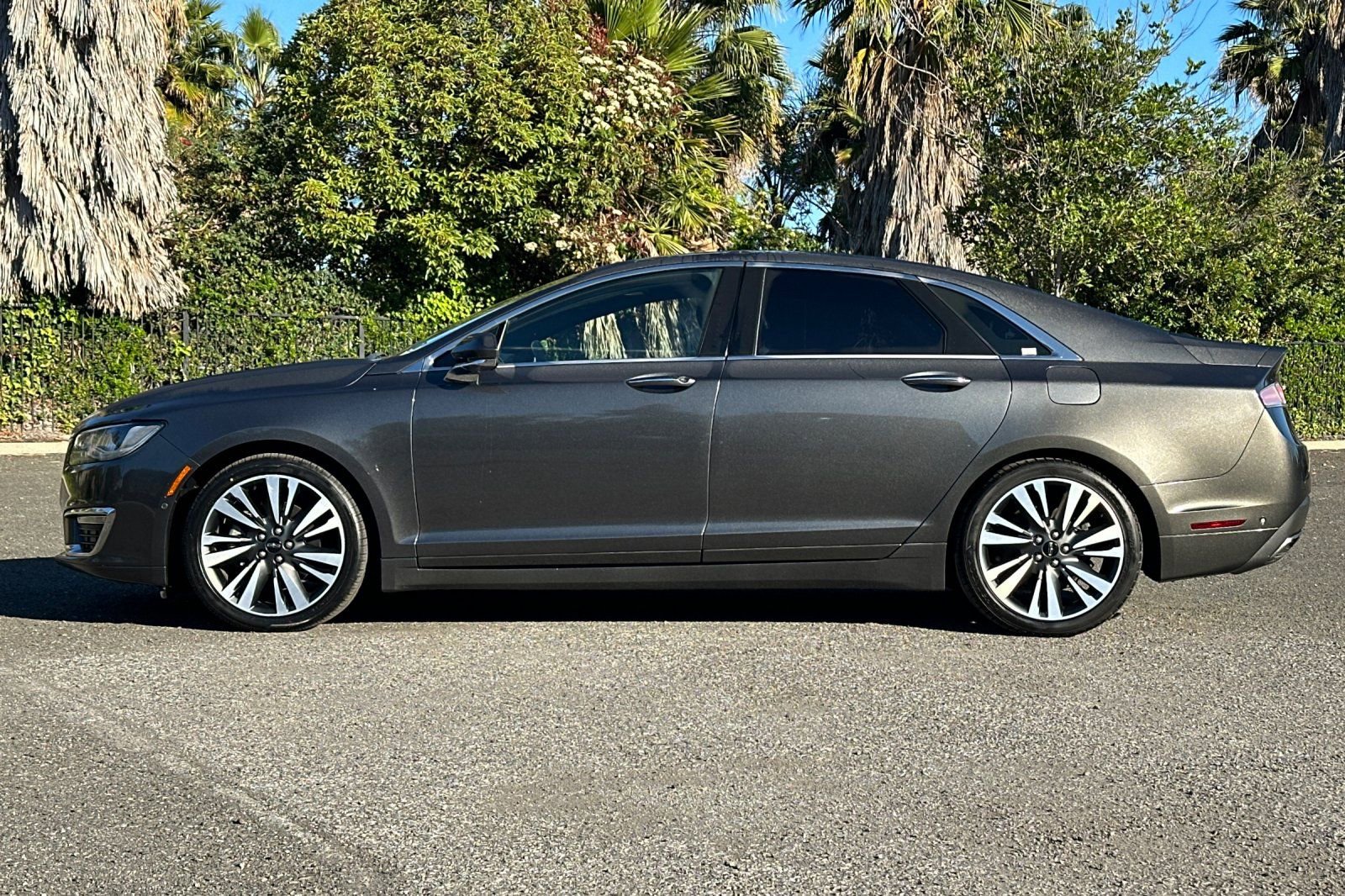 Used 2020 Lincoln MKZ Reserve image 6