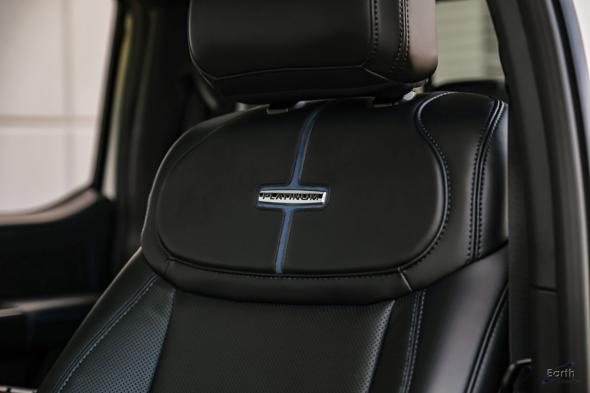 Used 2026 Ford F450 Platinum w/ FX4 Off-Road Package image 42