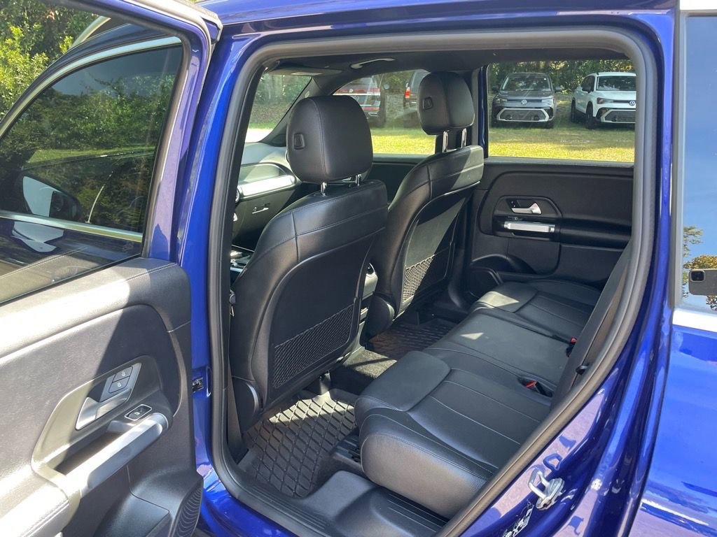 Used 2021 Mercedes-Benz GLB 250 4MATIC w/ Premium Package image 26