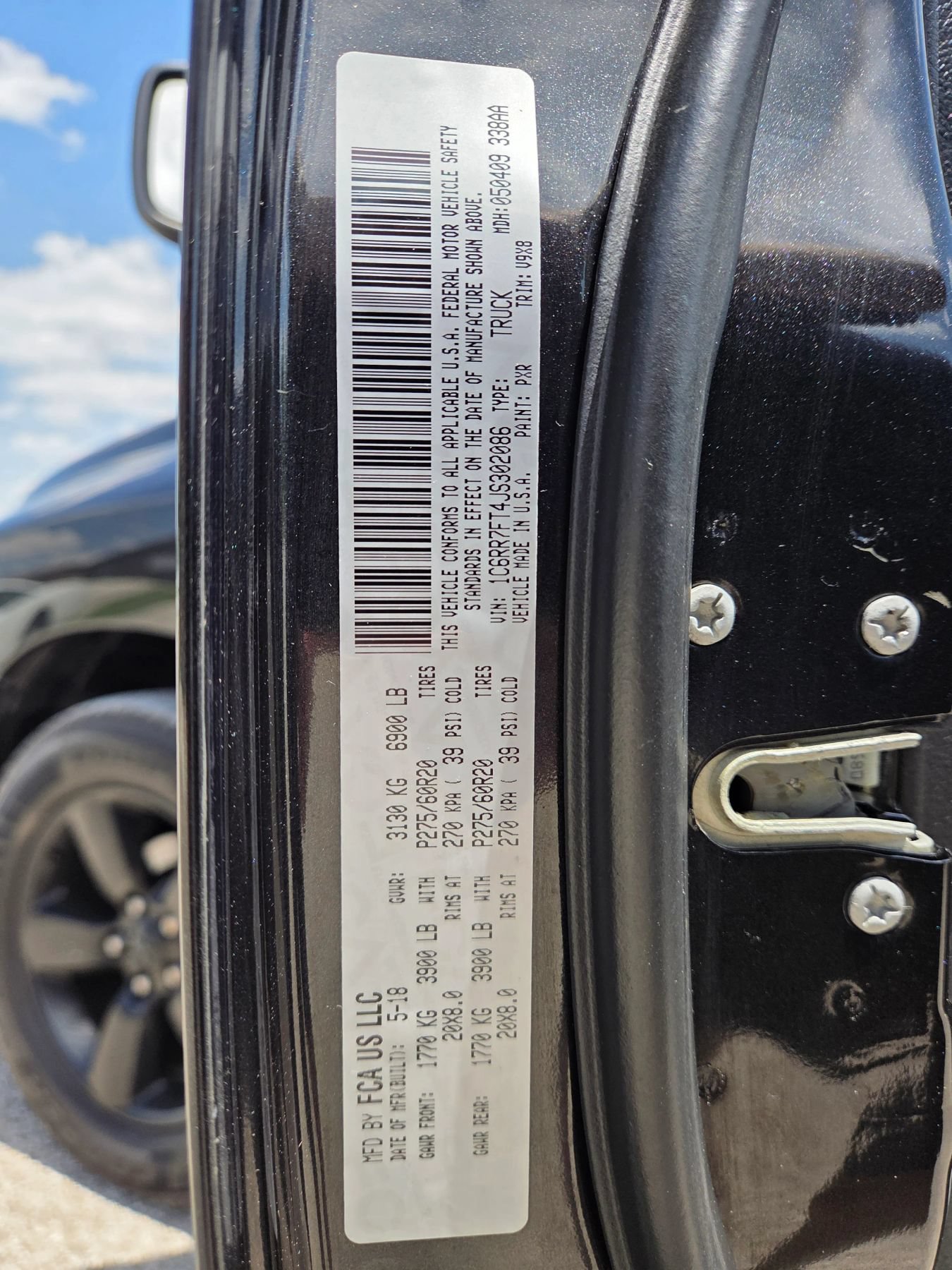 Used 2018 RAM 1500 Express w/ Black Ram 1500 Express Group AWD/4WD image 13