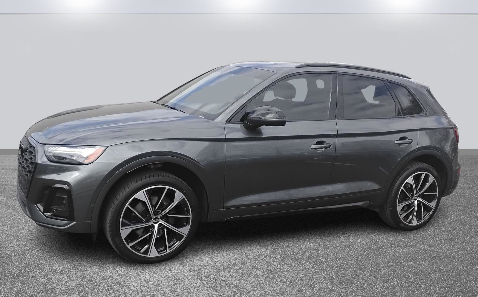 Used 2022 Audi SQ5 Prestige w/ Prestige Package image 3
