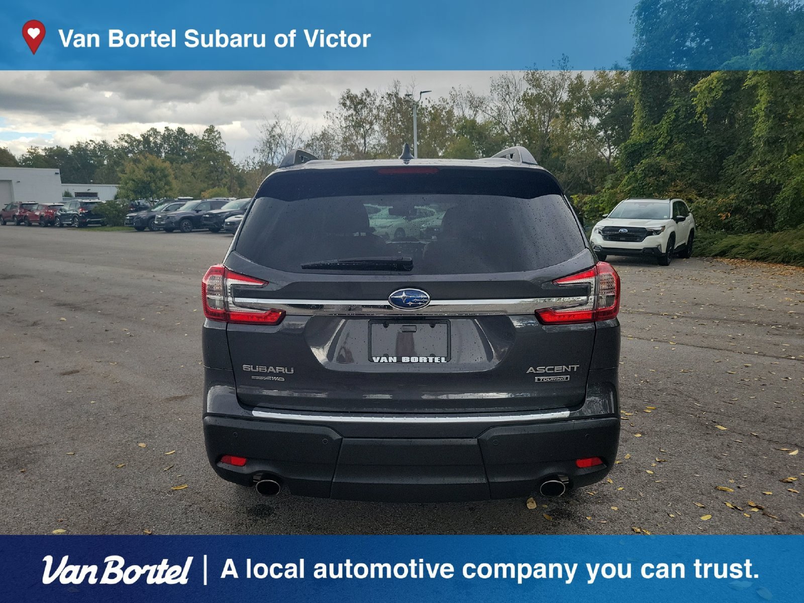 Used 2023 Subaru Ascent Touring AWD/4WD image 4