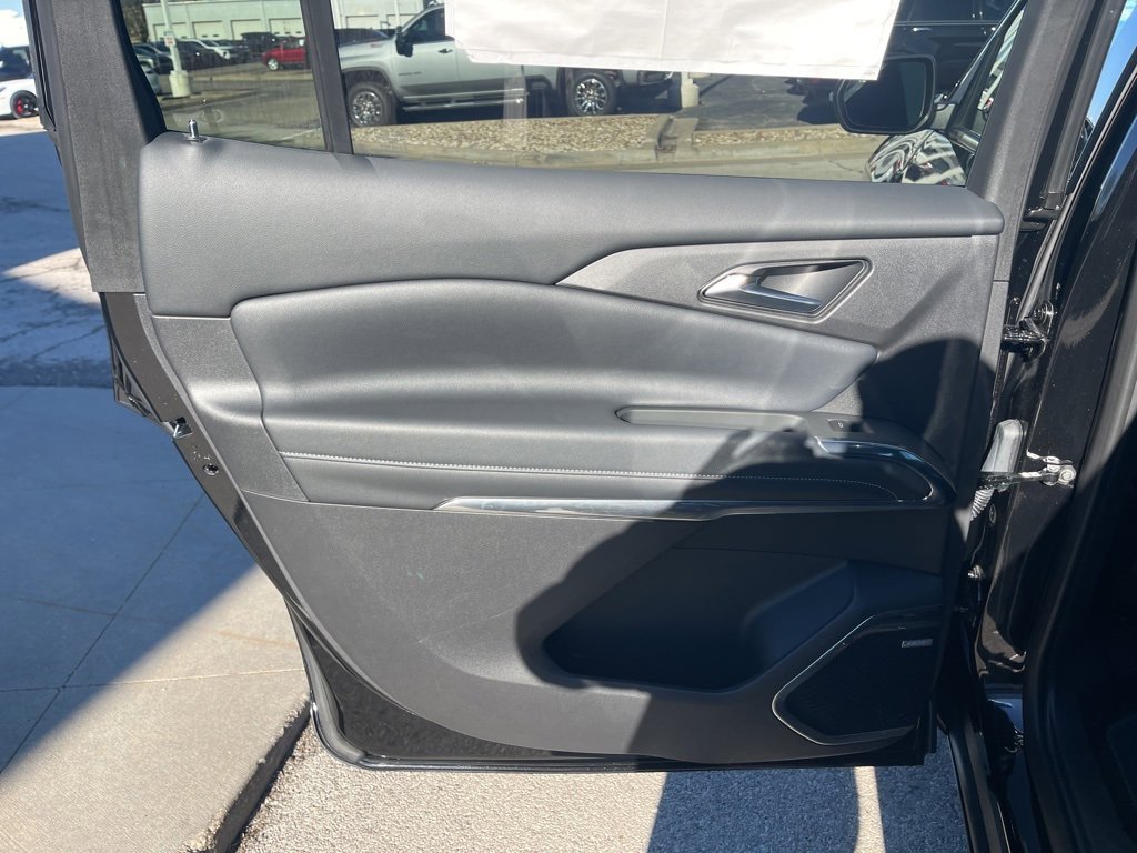 New 2025 Chevrolet Traverse LT w/ Enhanced Driving Package image 19