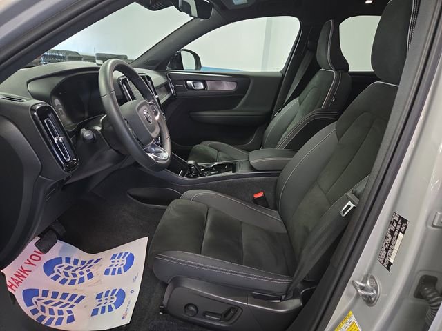 Used 2023 Volvo XC40 Recharge Ultimate image 4
